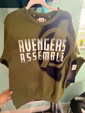 Marvel Avengers Assemble Crewneck Sweatshirt – Olive Green – Size Medium – NWT